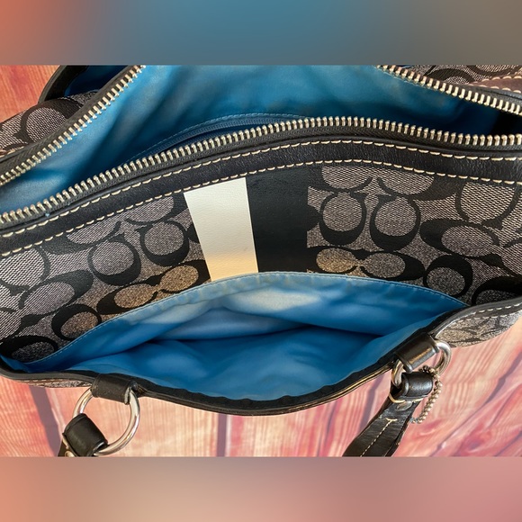 💕COACH💕 Handbag - Black/gray/blue pattern. Super Cute!!! - Picture 9 of 12
